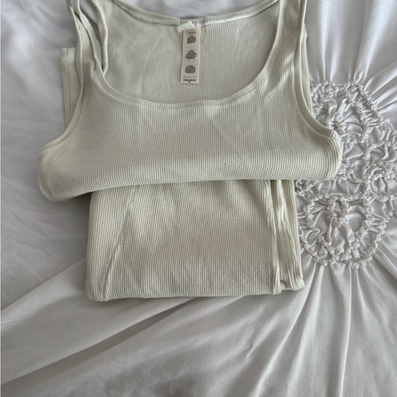 SKIMS Cream Ribbed Bra - Picture 2 of 5